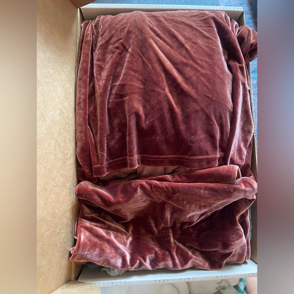 Revelry Micah Convertible Velvet Dress in Terracotta Size Small NWT Bridesmaid - Picture 5 of 8